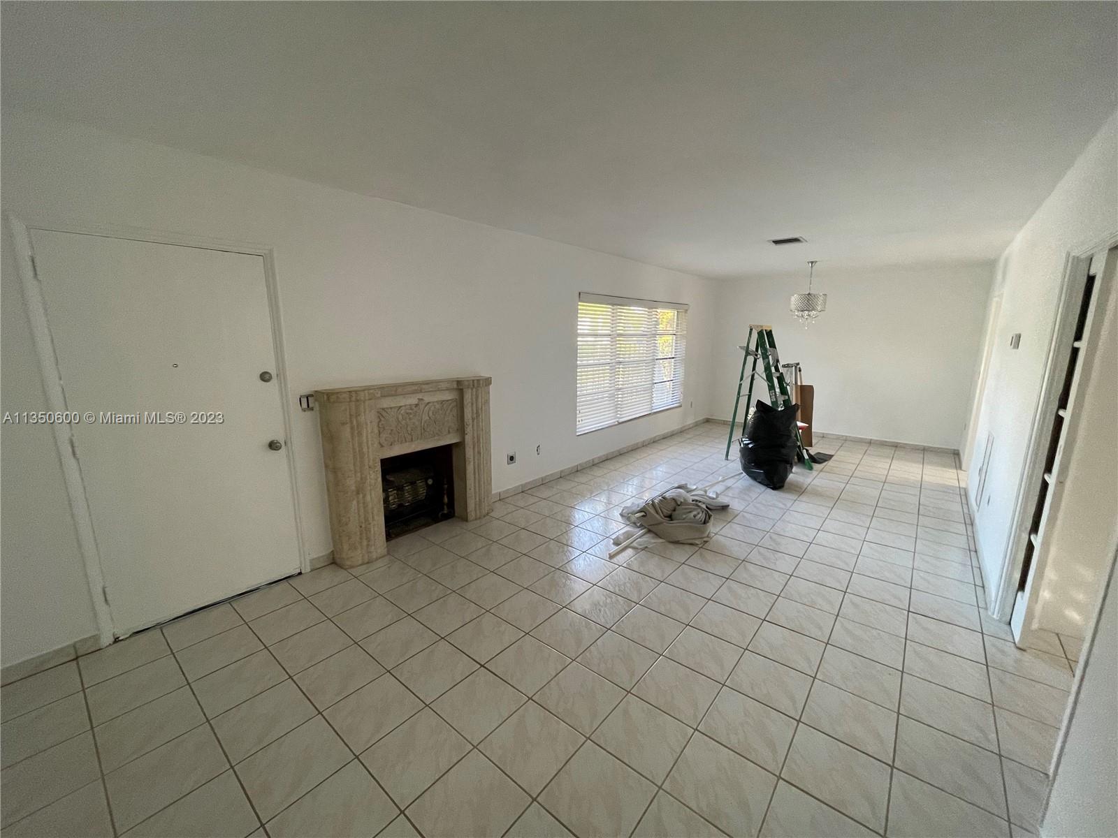 BRICKELL ESTATES - Residential Lease
