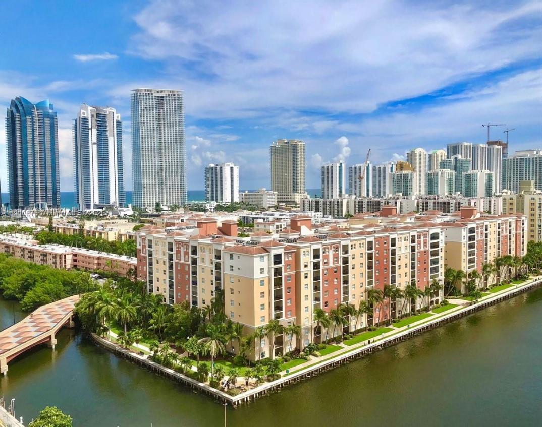 PORTO BELLAGIO CONDO - Residential