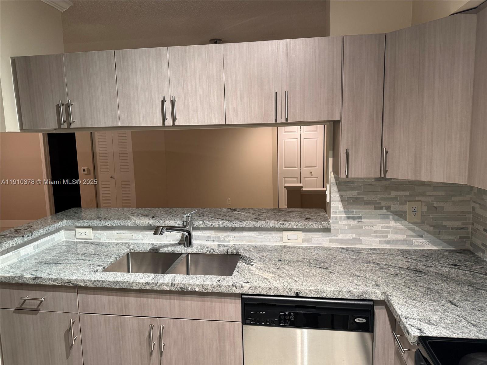 PORTO BELLAGIO CONDO - Residential