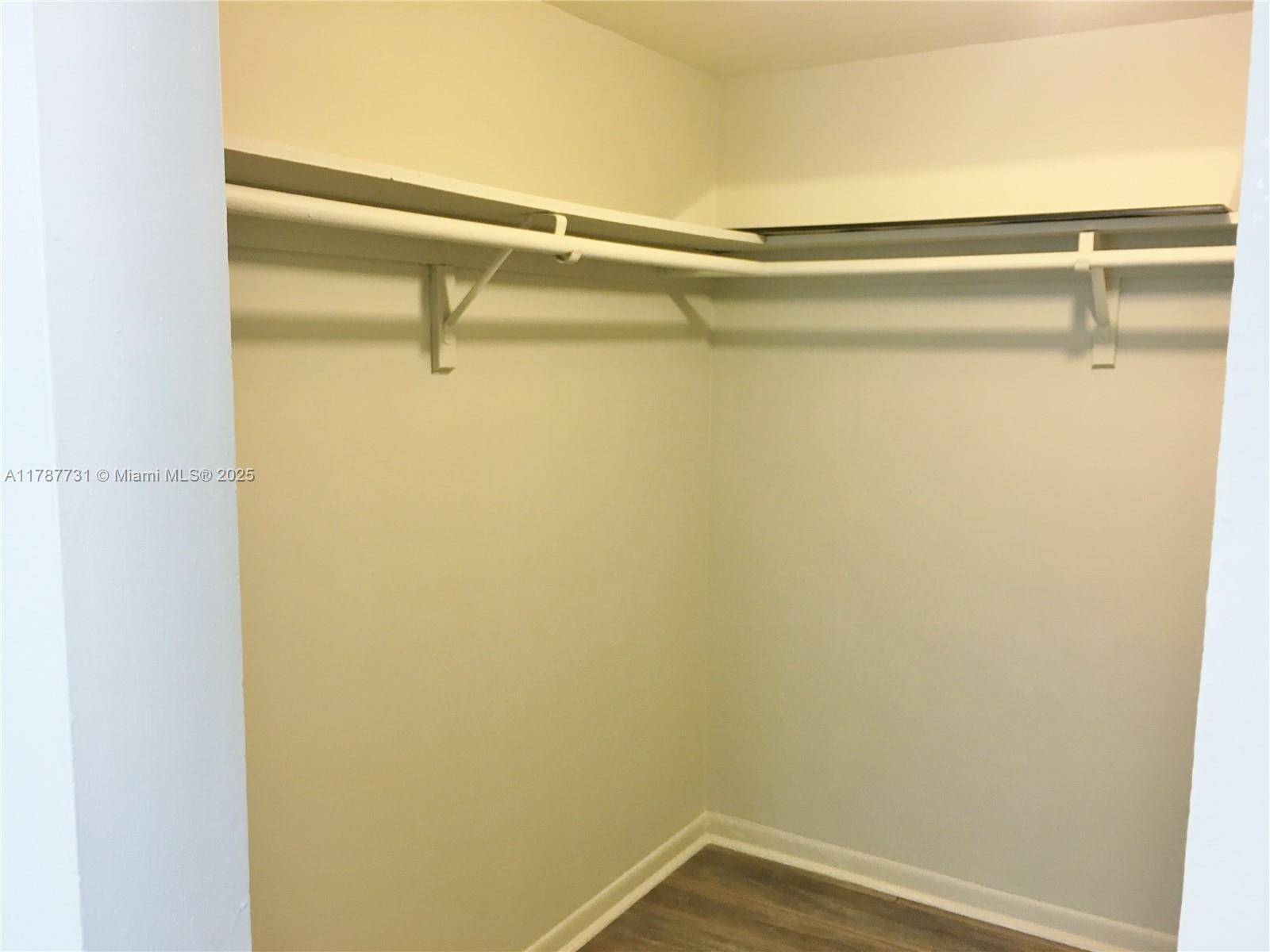 DADELAND GROVE CONDO - Residential Lease