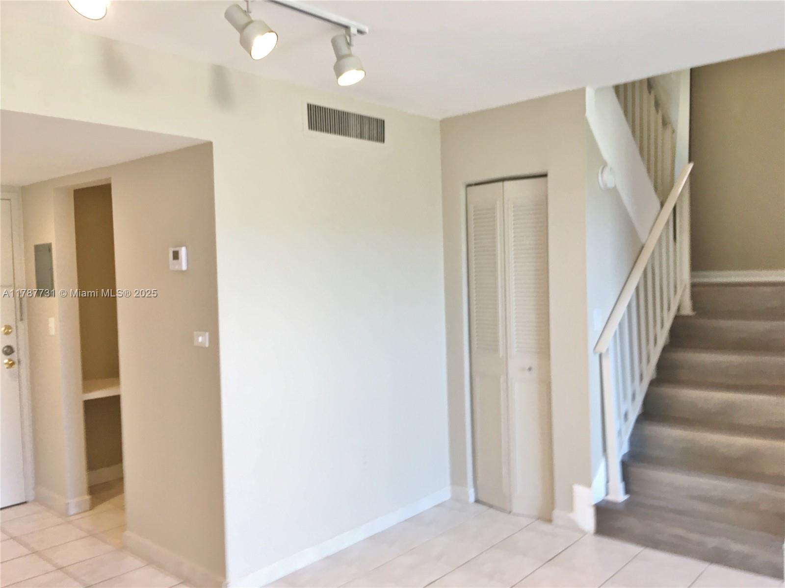DADELAND GROVE CONDO - Residential Lease