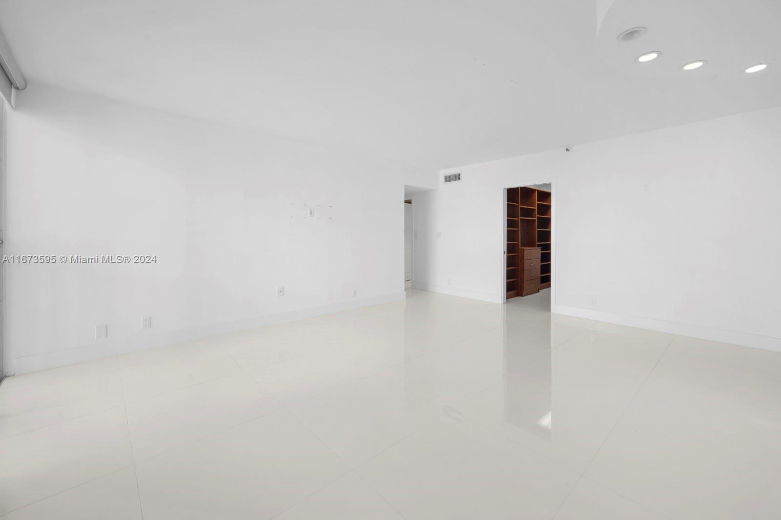 TURNBERRY ISLE CONDO - Residential Lease