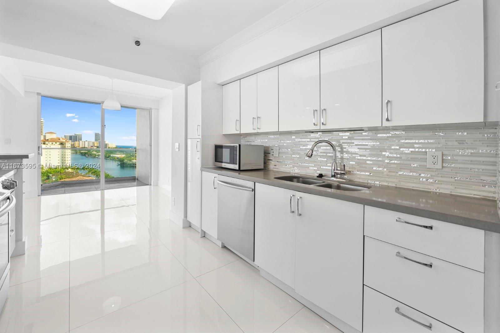 TURNBERRY ISLE CONDO - Residential Lease