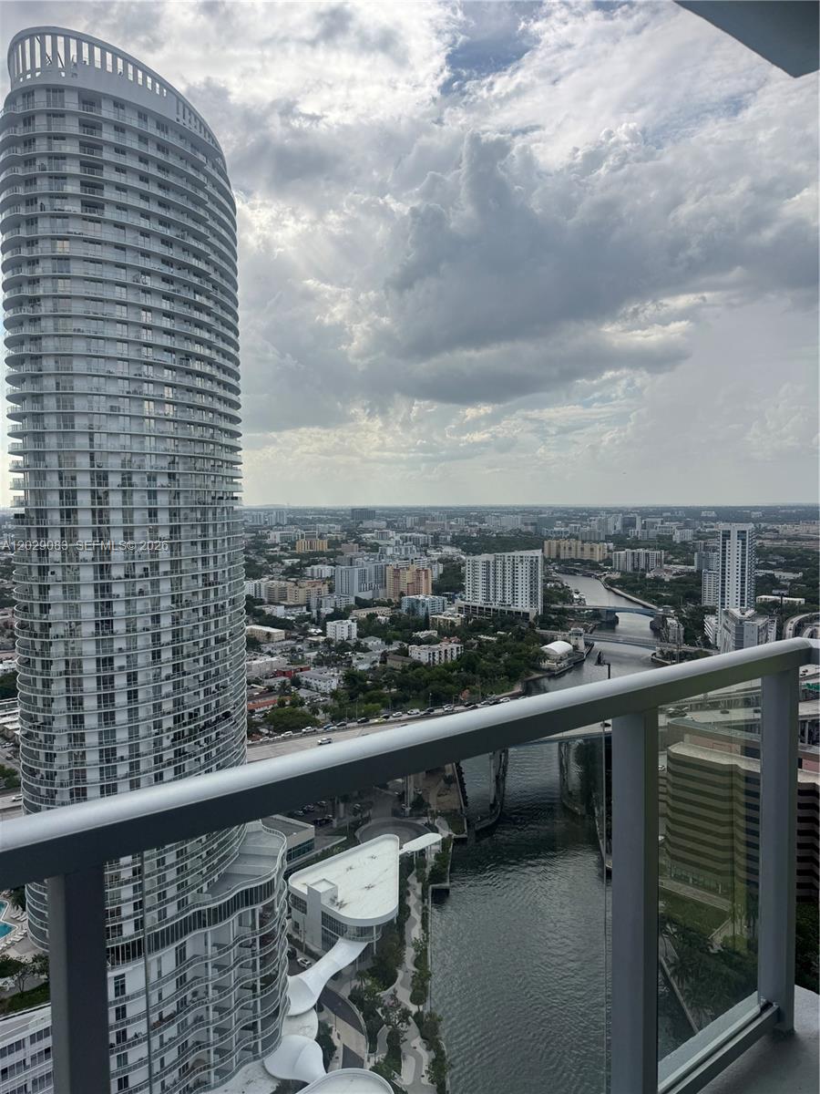 LATITUDE ON THE RIVER CON - Residential