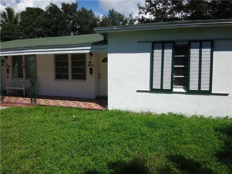 Cozy and Spacious 2 Bedroom/ 1 Bathroom Located in a Duplex in the Heart of North Miami. This Proeprty Features Tile Floors Thru Out, an Updated Kitchen, Updated Bathroom, Large Private Backyard and Washer and Dryer. This One Won't Last! All Utilities to  Be Paid by Tenant.