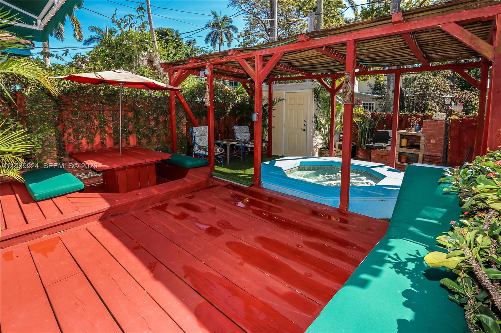 HOLLYWOOD - Residential