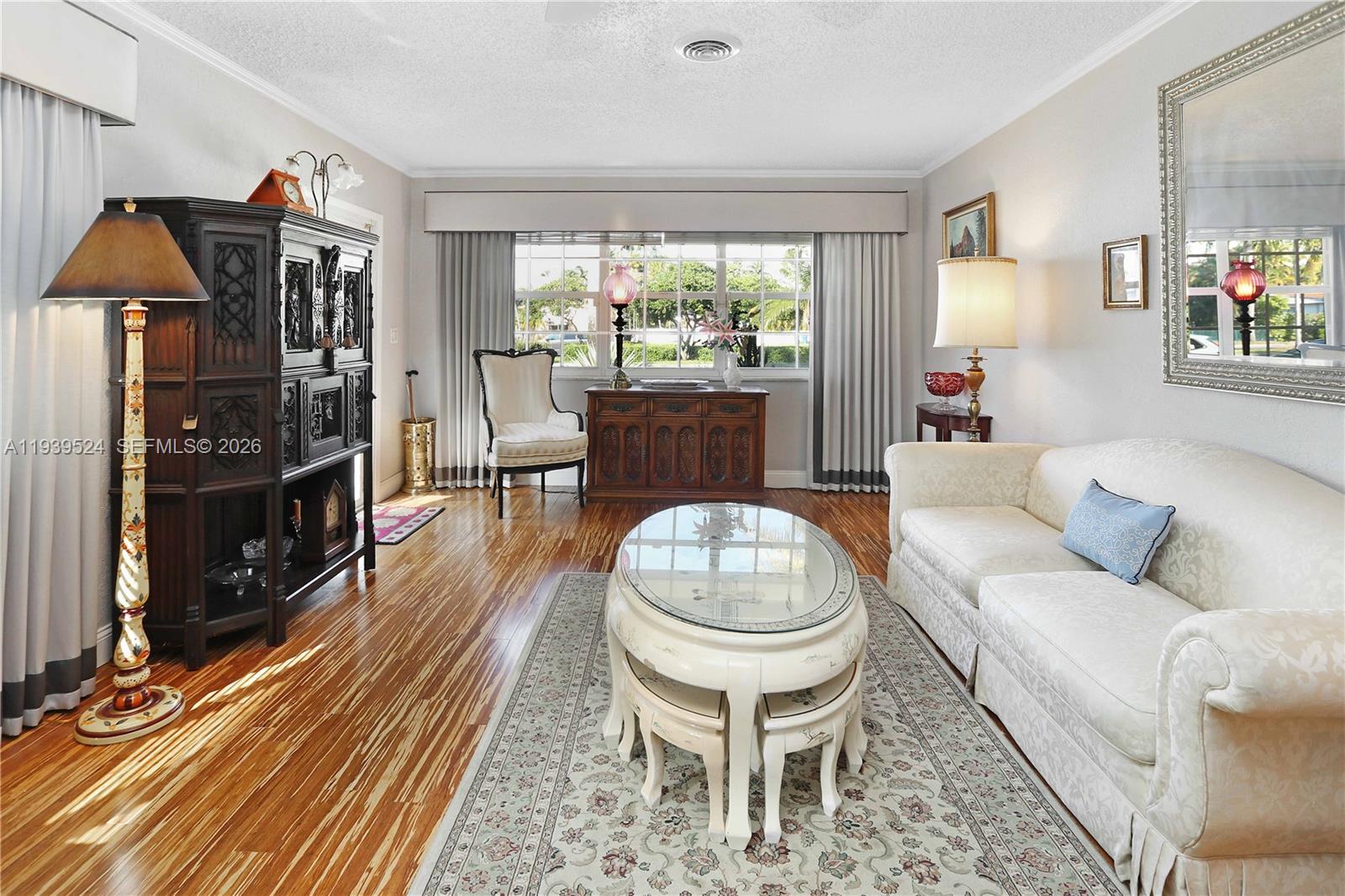 HOLLYWOOD - Residential