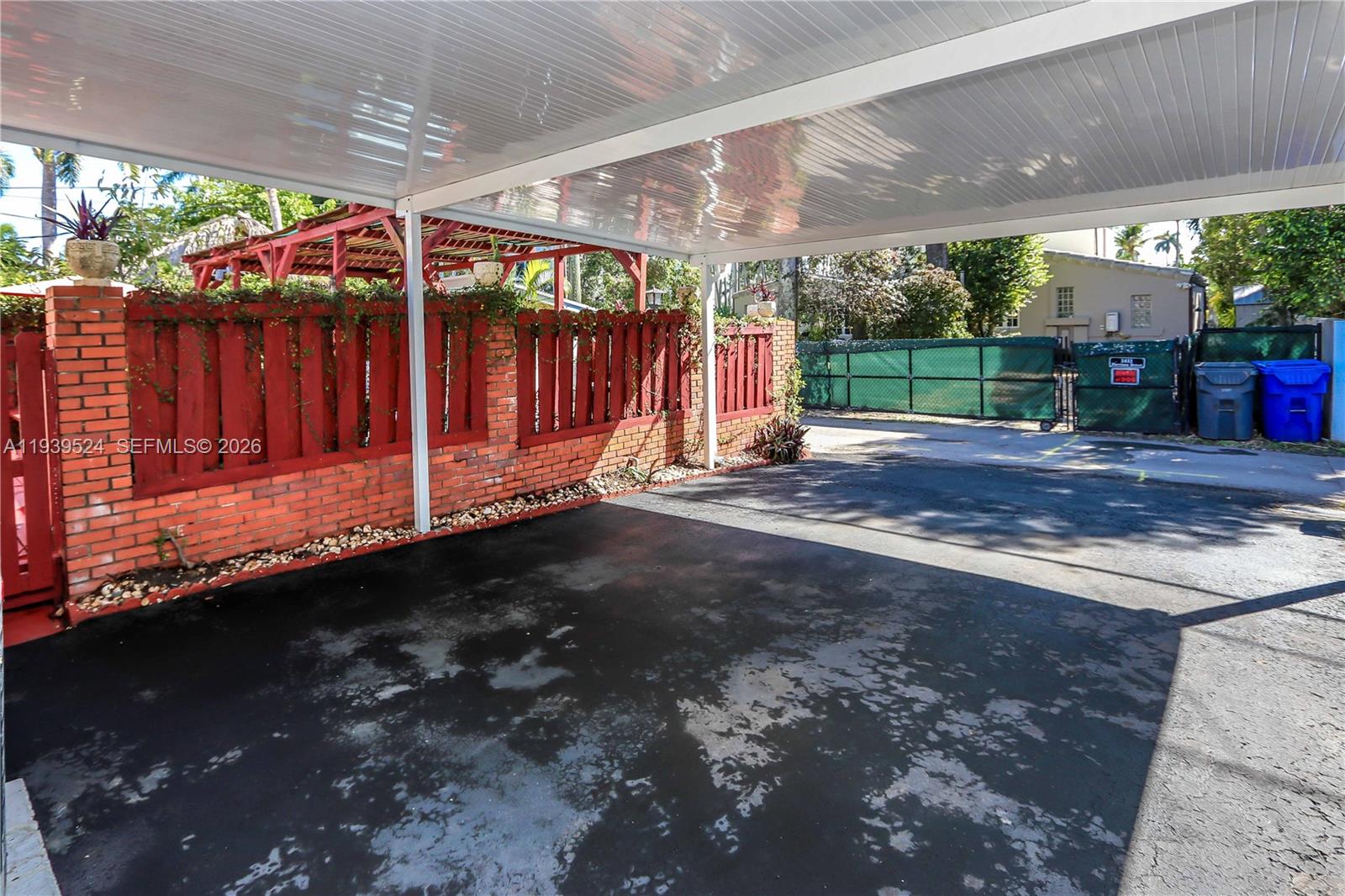 HOLLYWOOD - Residential