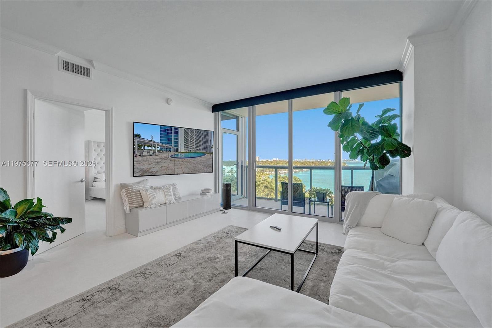 BLUE CONDO - Residential