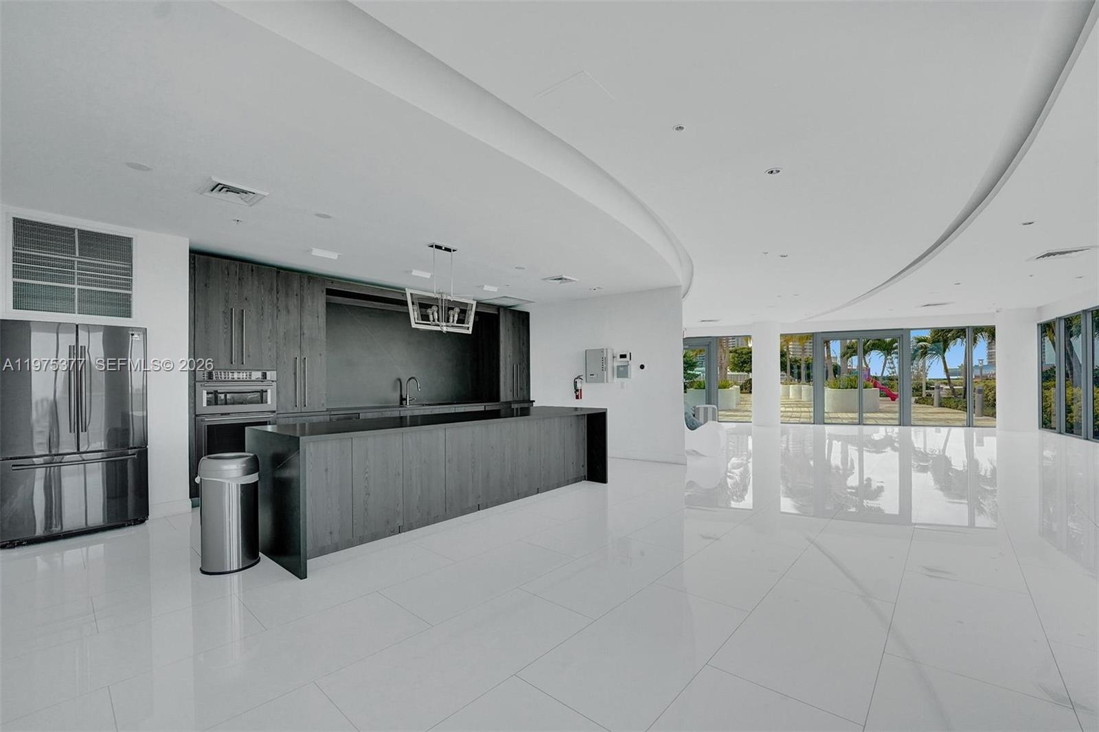 BLUE CONDO - Residential