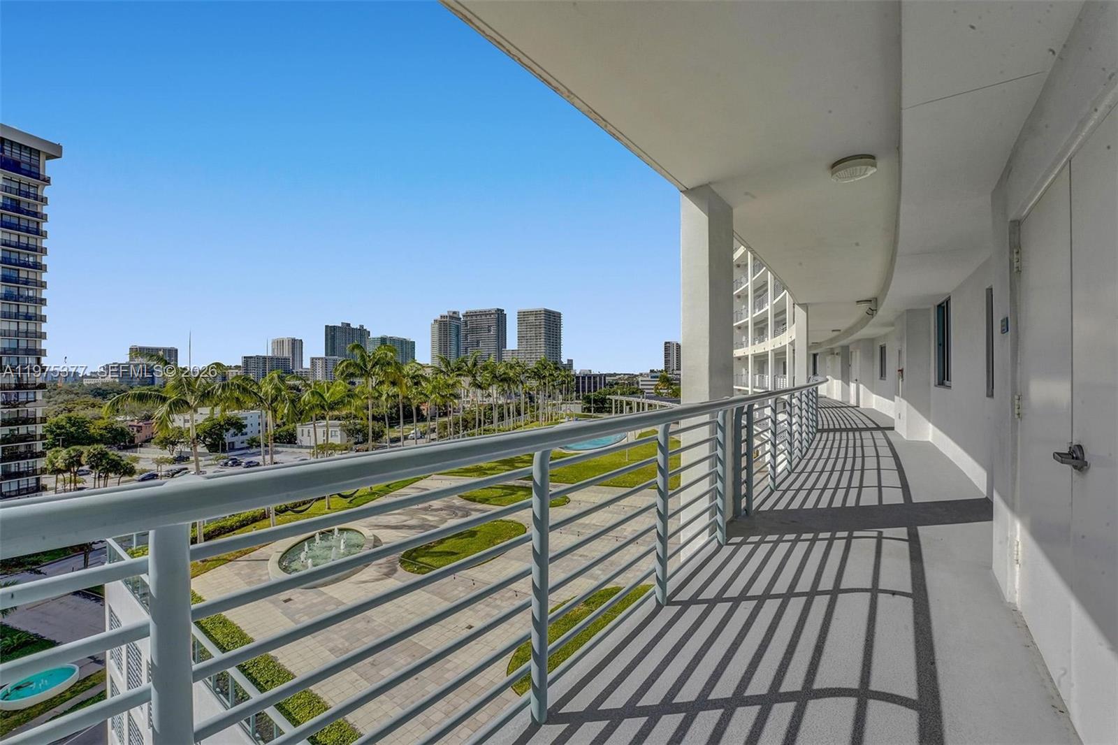 BLUE CONDO - Residential