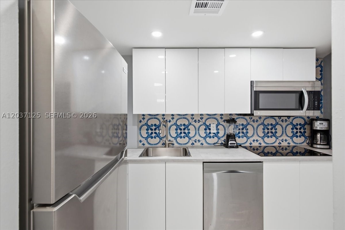 TRITON TOWER CONDO - Residential Lease