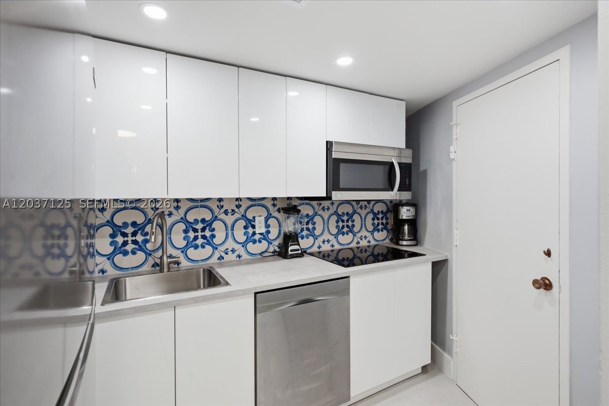 TRITON TOWER CONDO - Residential Lease