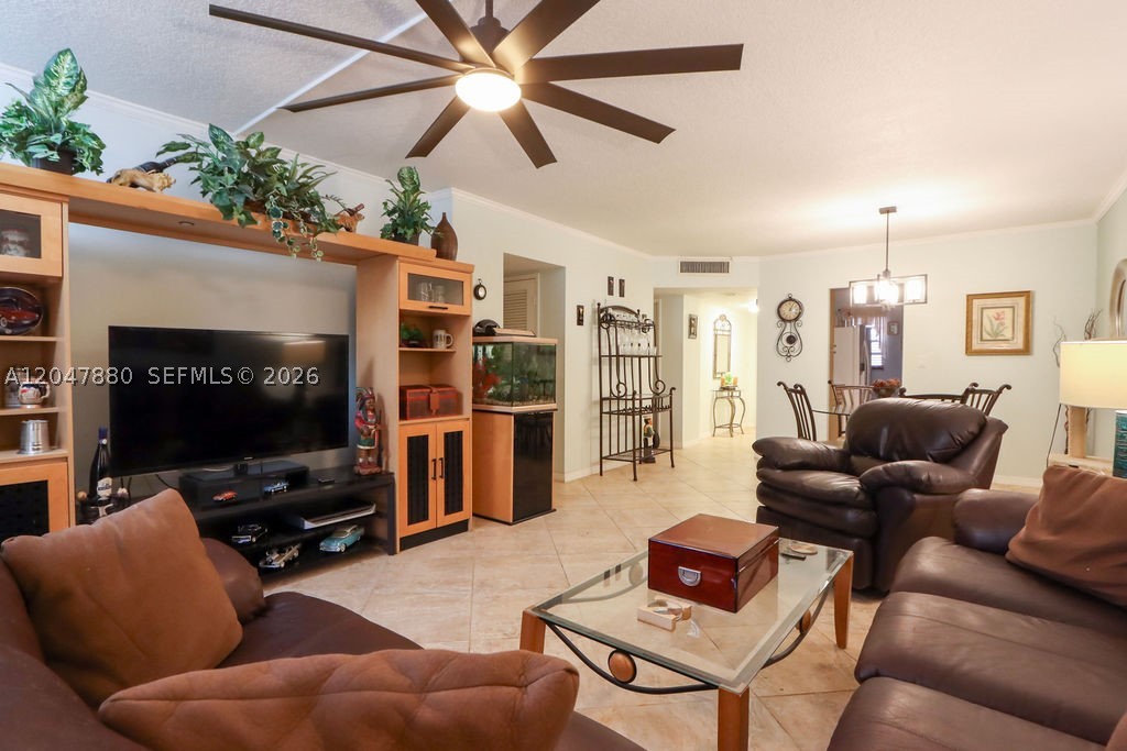 BRIARWOOD CLUB CONDO 3 - Residential