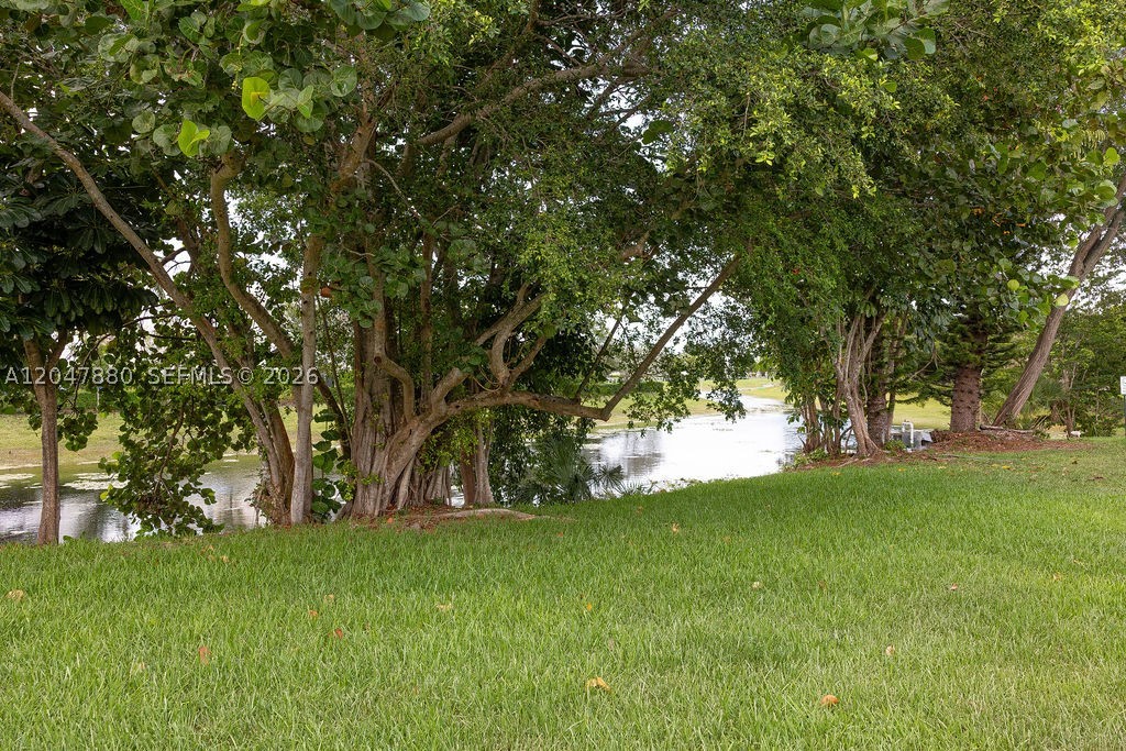 BRIARWOOD CLUB CONDO 3 - Residential