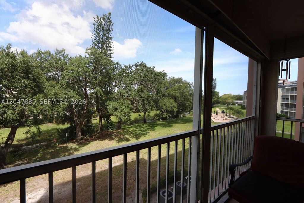 BRIARWOOD CLUB CONDO 3 - Residential