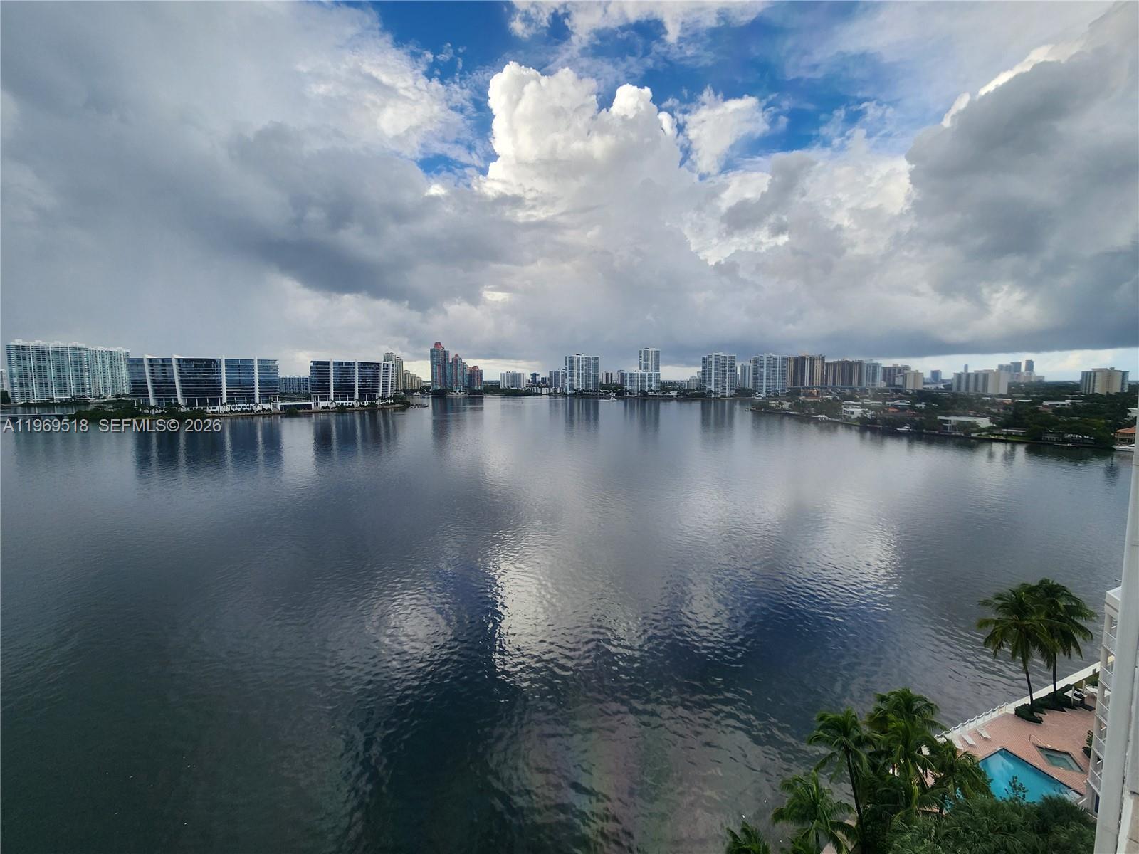 MARINA BAY CLUB - Residential