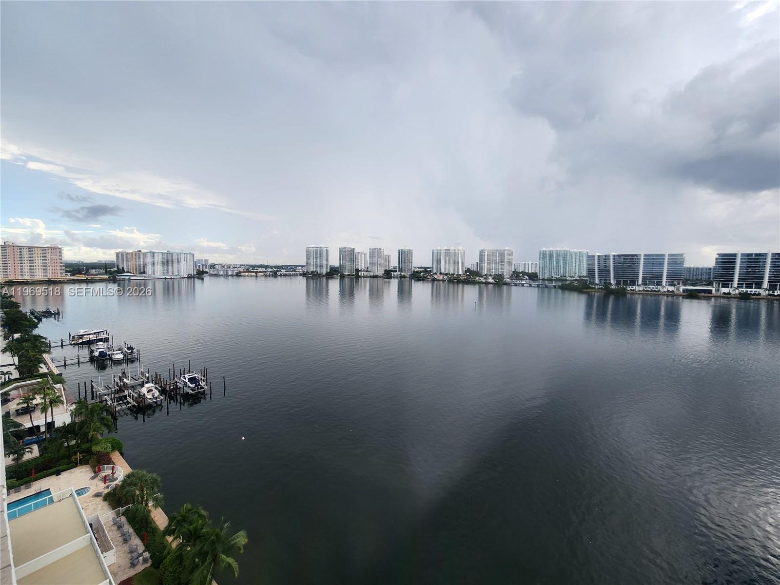 MARINA BAY CLUB - Residential