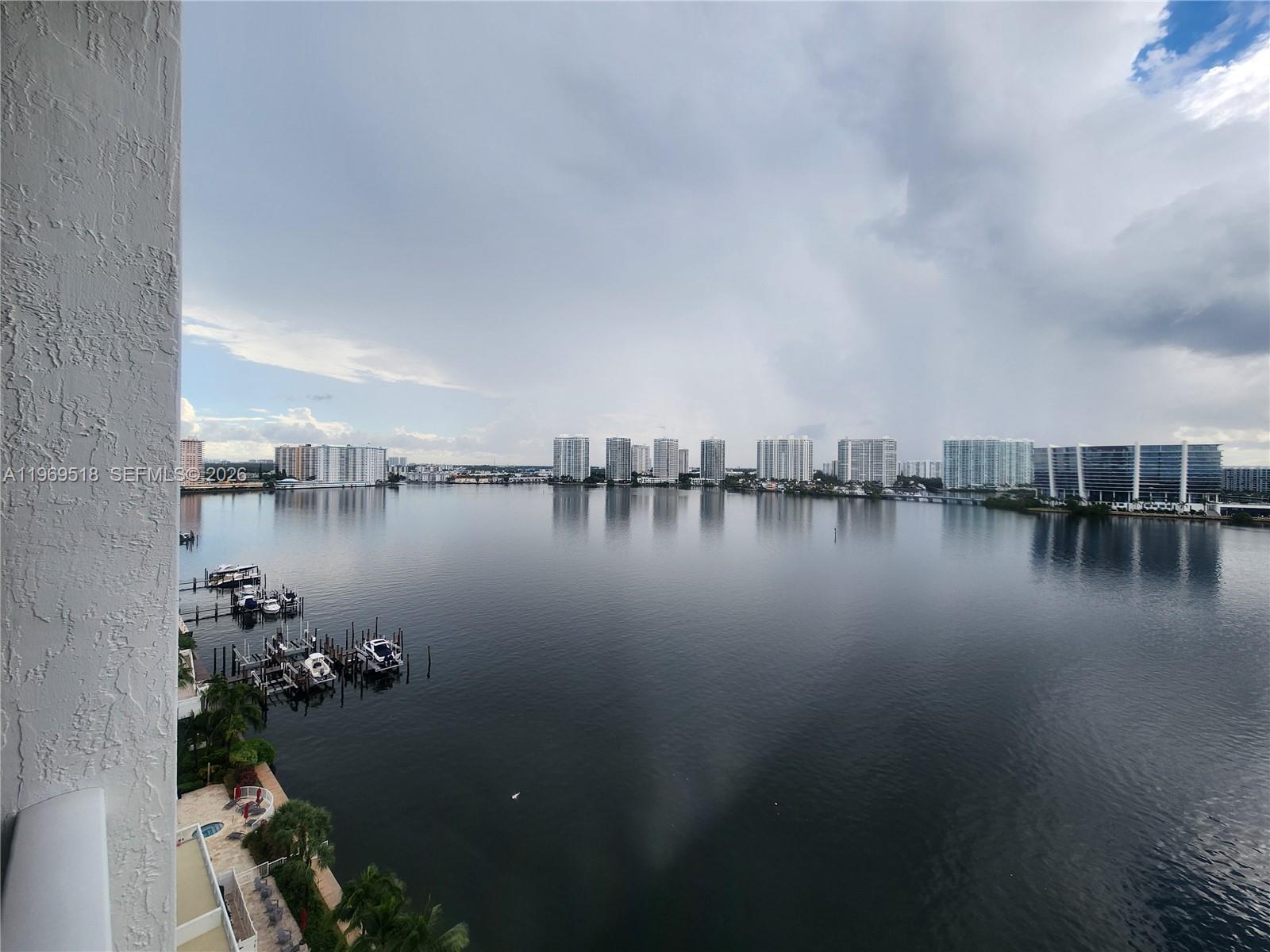MARINA BAY CLUB - Residential