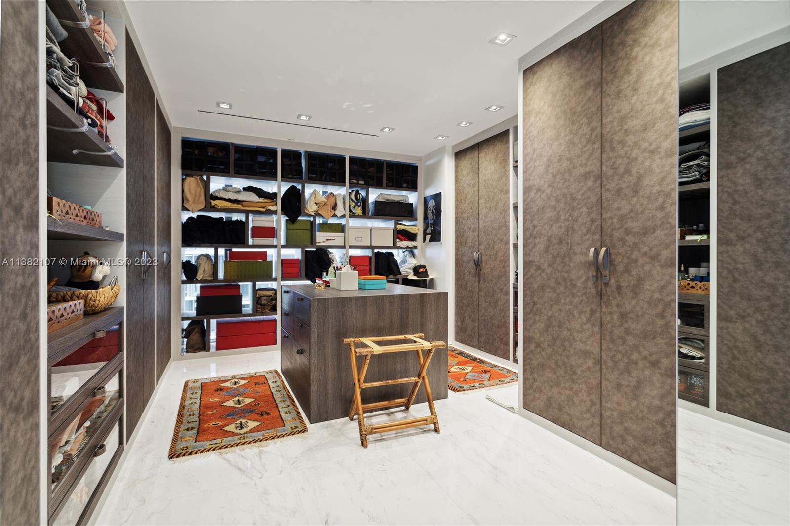 MUSE CONDO - Residential