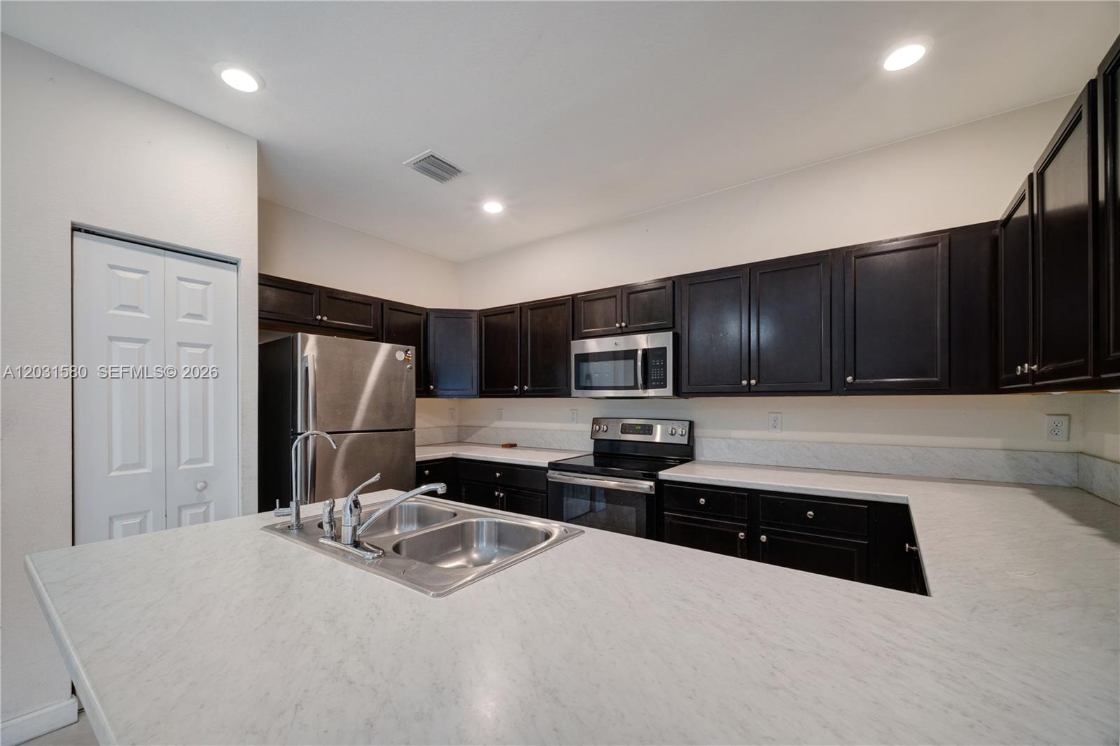 COCO PALM ESTATES - Residential