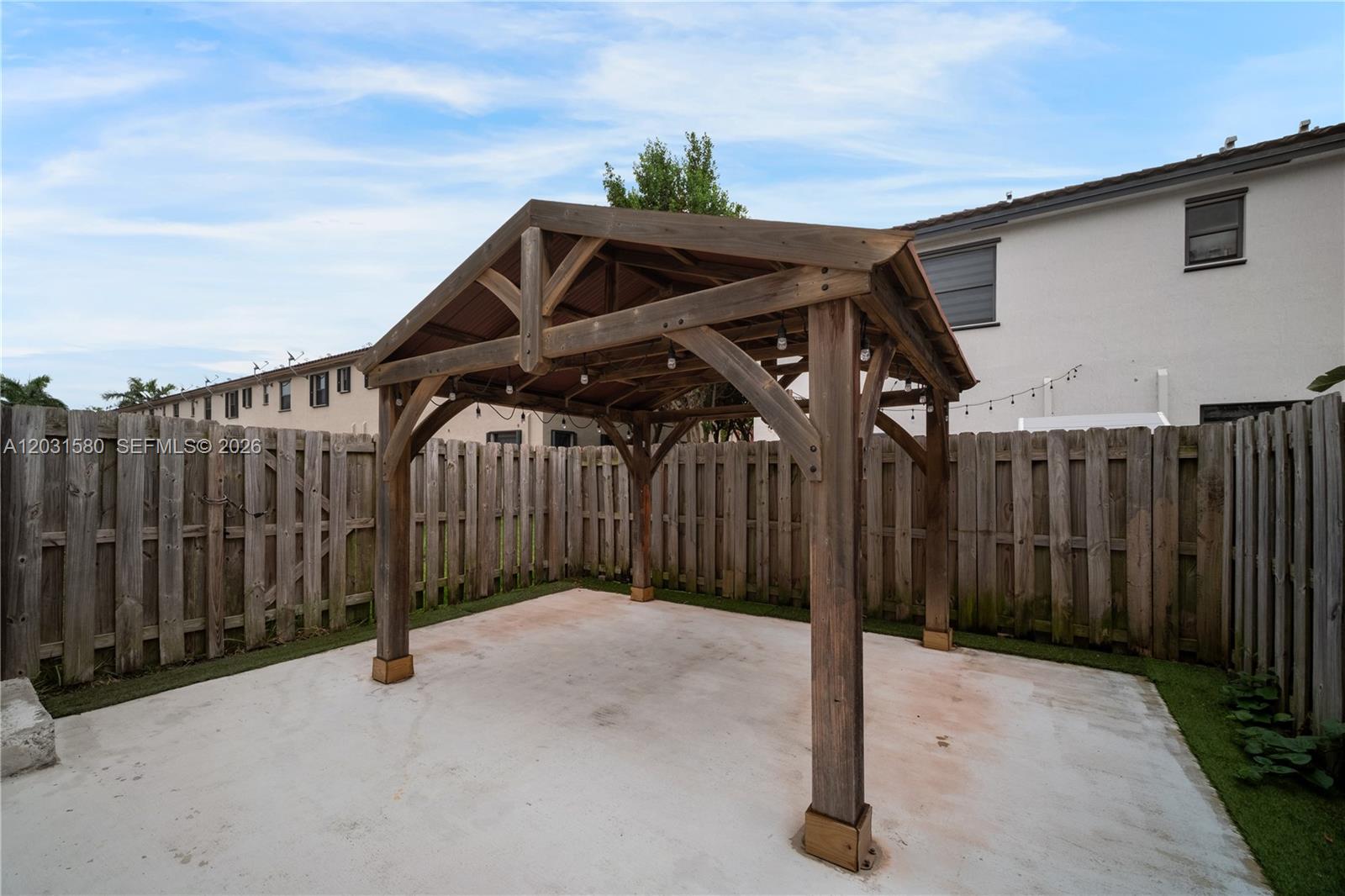 COCO PALM ESTATES - Residential