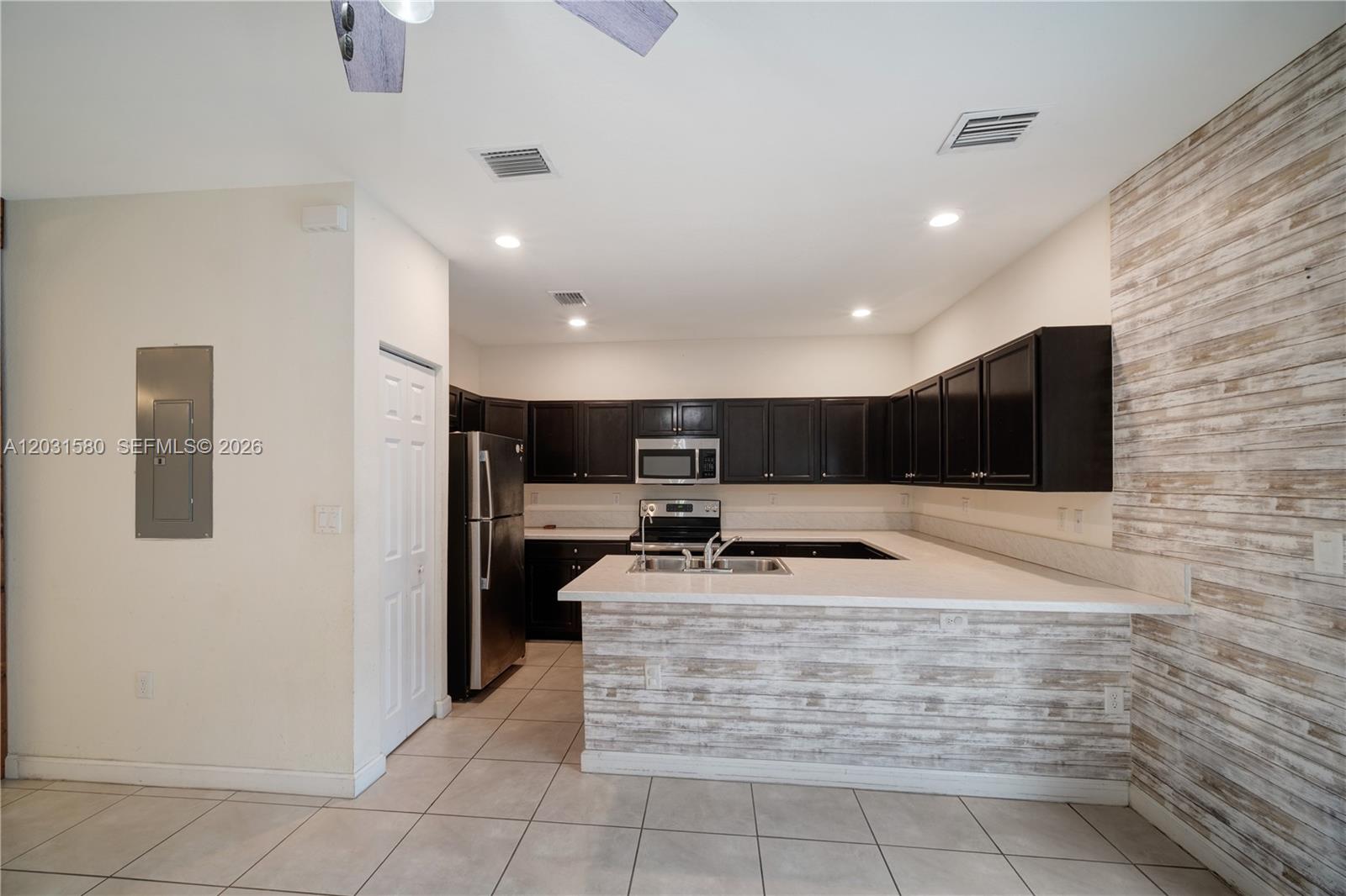 COCO PALM ESTATES - Residential