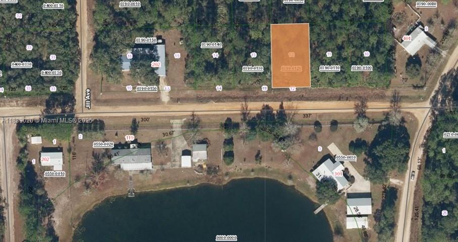 INTERLACHEN LAKES ESTATES - Land