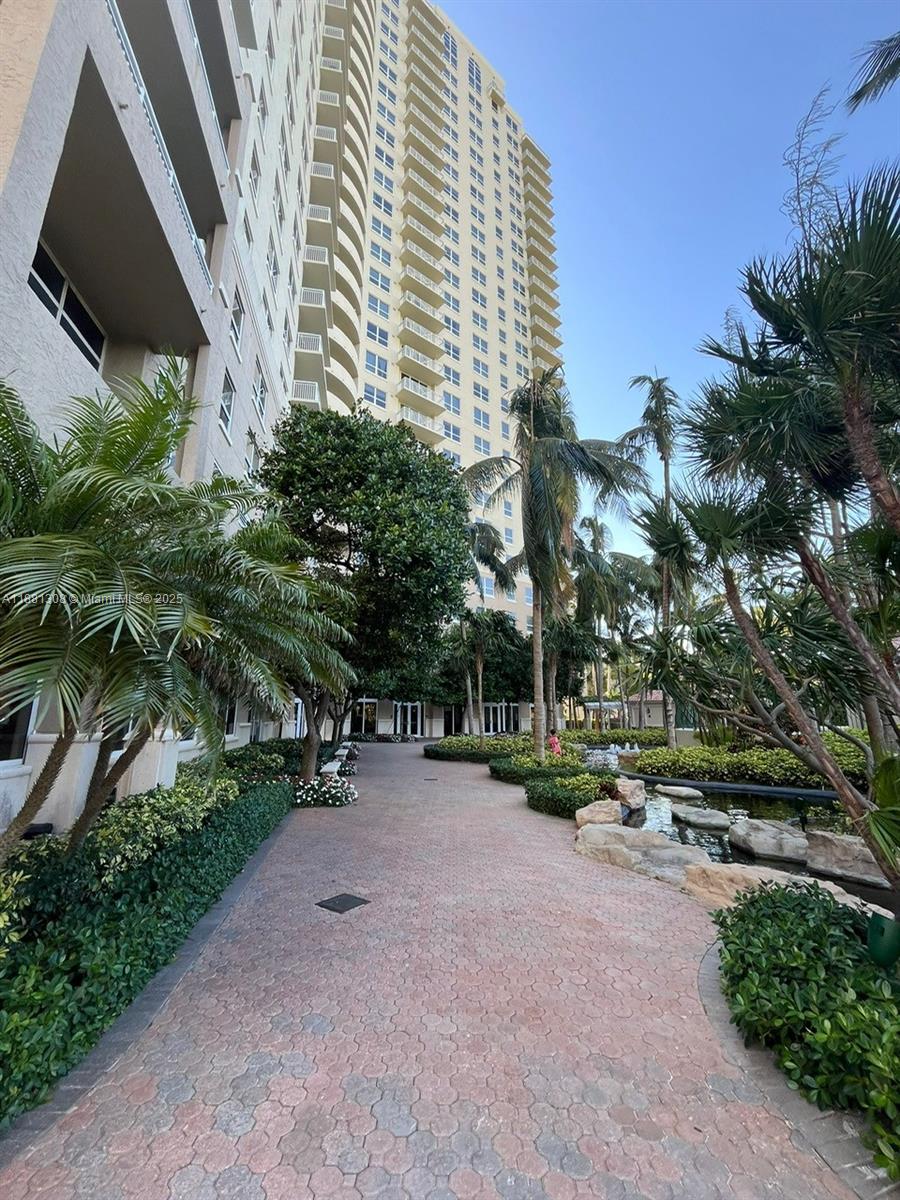 Turnberry on the Green - Residential