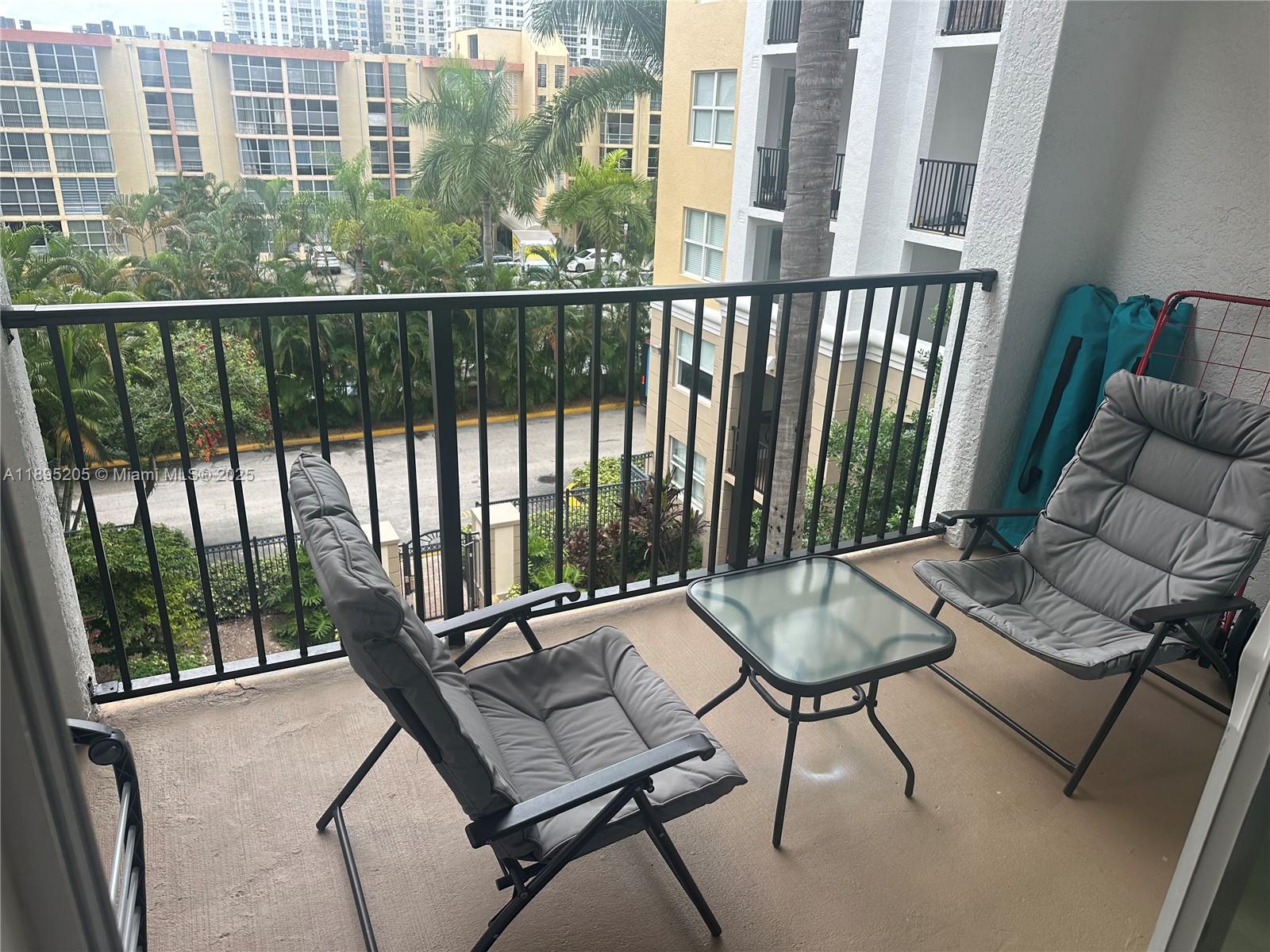 PORTO BELLAGIO CONDO - Residential