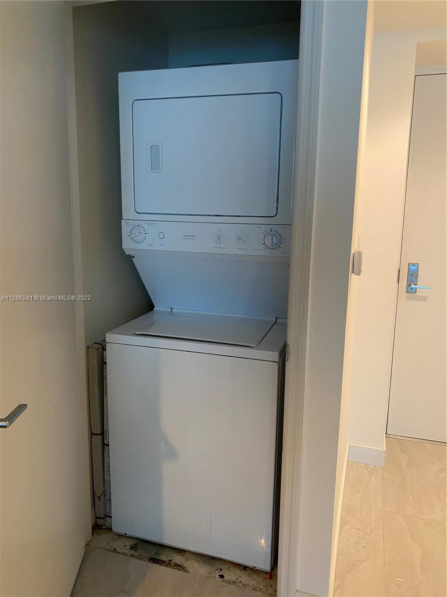 500 BRICKELL WEST CONDO - Residential Lease