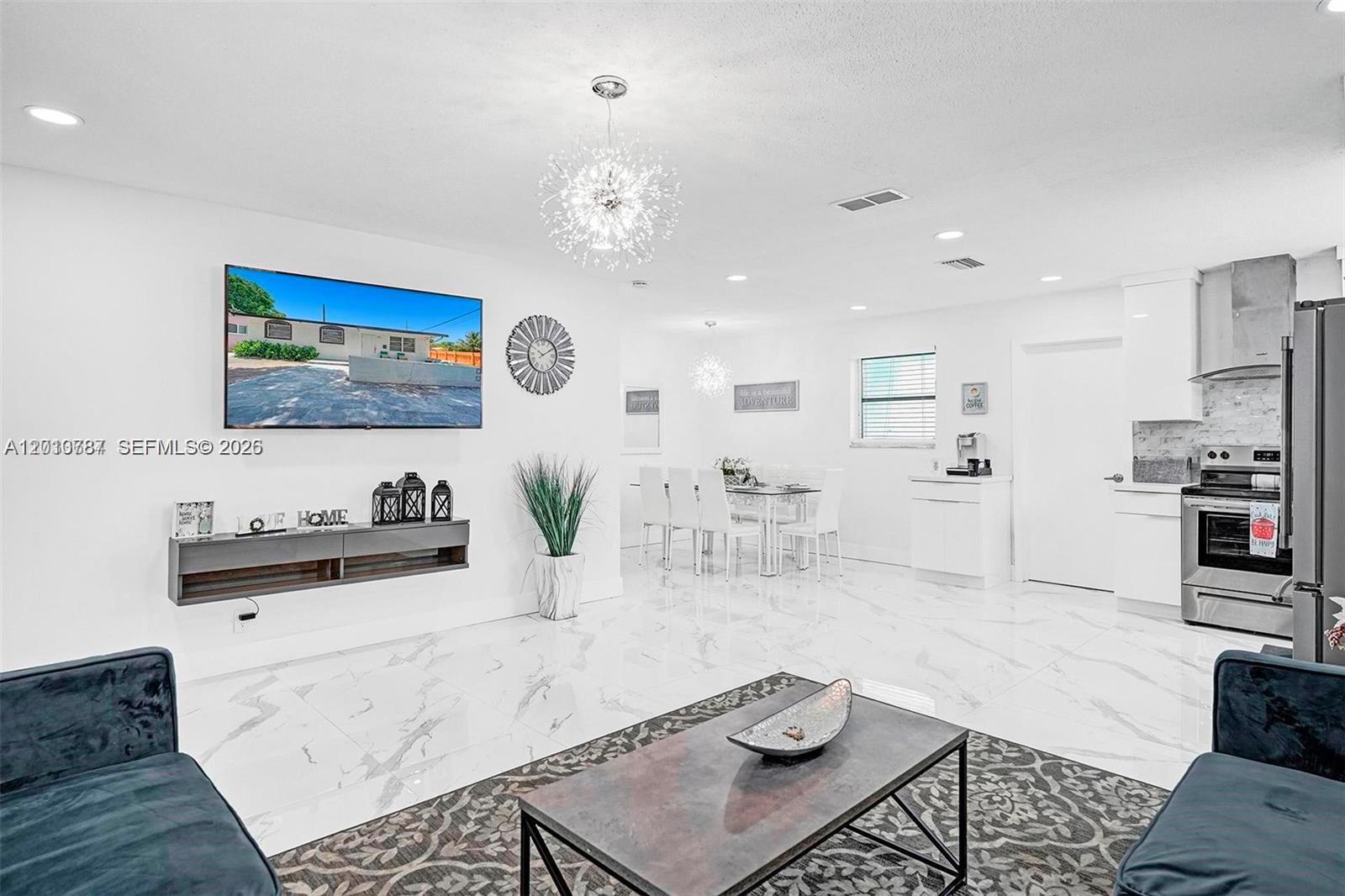 NO HOA! NO ASSOSIATION!
BEAUTIFUL 3/2, OPEN CONCEPT LAYOUT ,AND MODERN LAYOUT THROUGHOUT !
FRONT YARD AND BACK YARD . 7 MIN TO THE BEACH . NEAR RESTURANTS AND SHOPPING.NICE QUITE STREET.