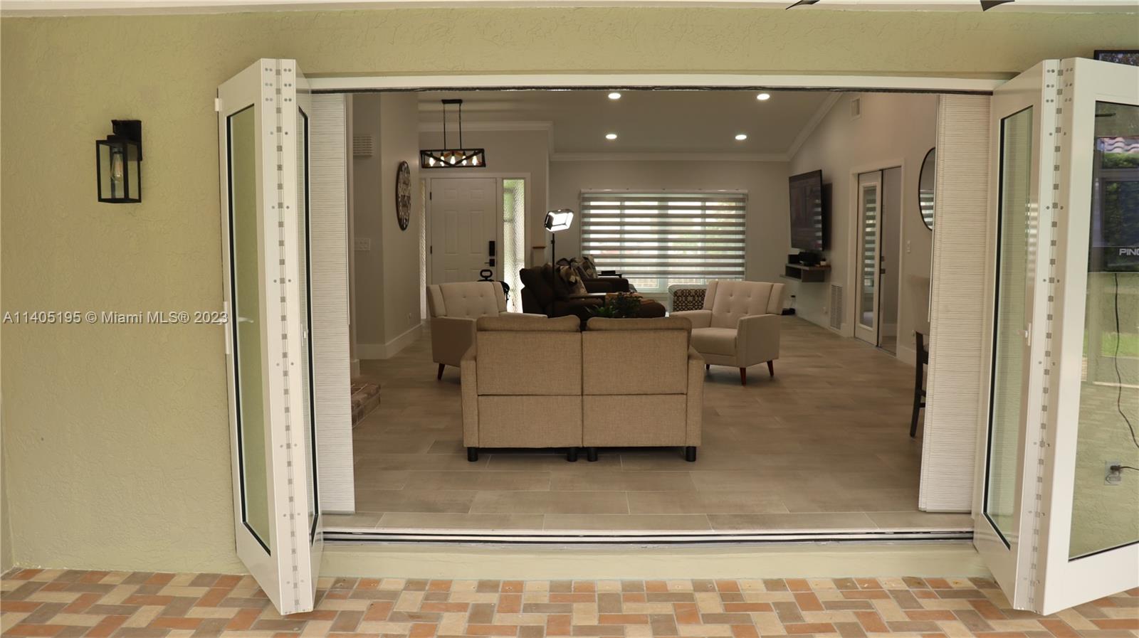 SABAL PARK - Residential