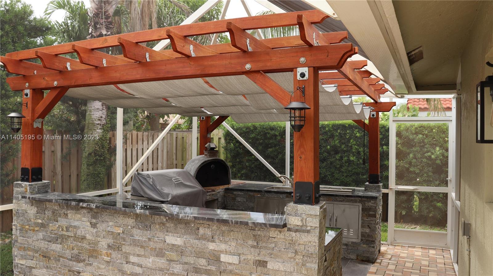 SABAL PARK - Residential