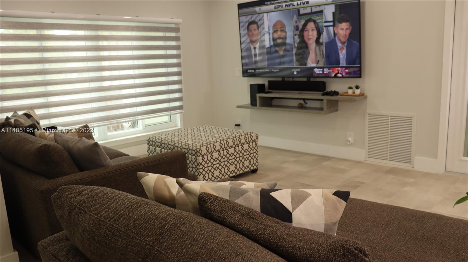 SABAL PARK - Residential