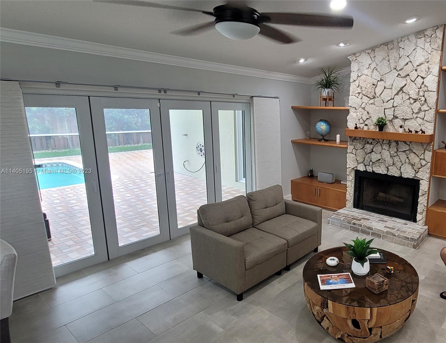 SABAL PARK - Residential