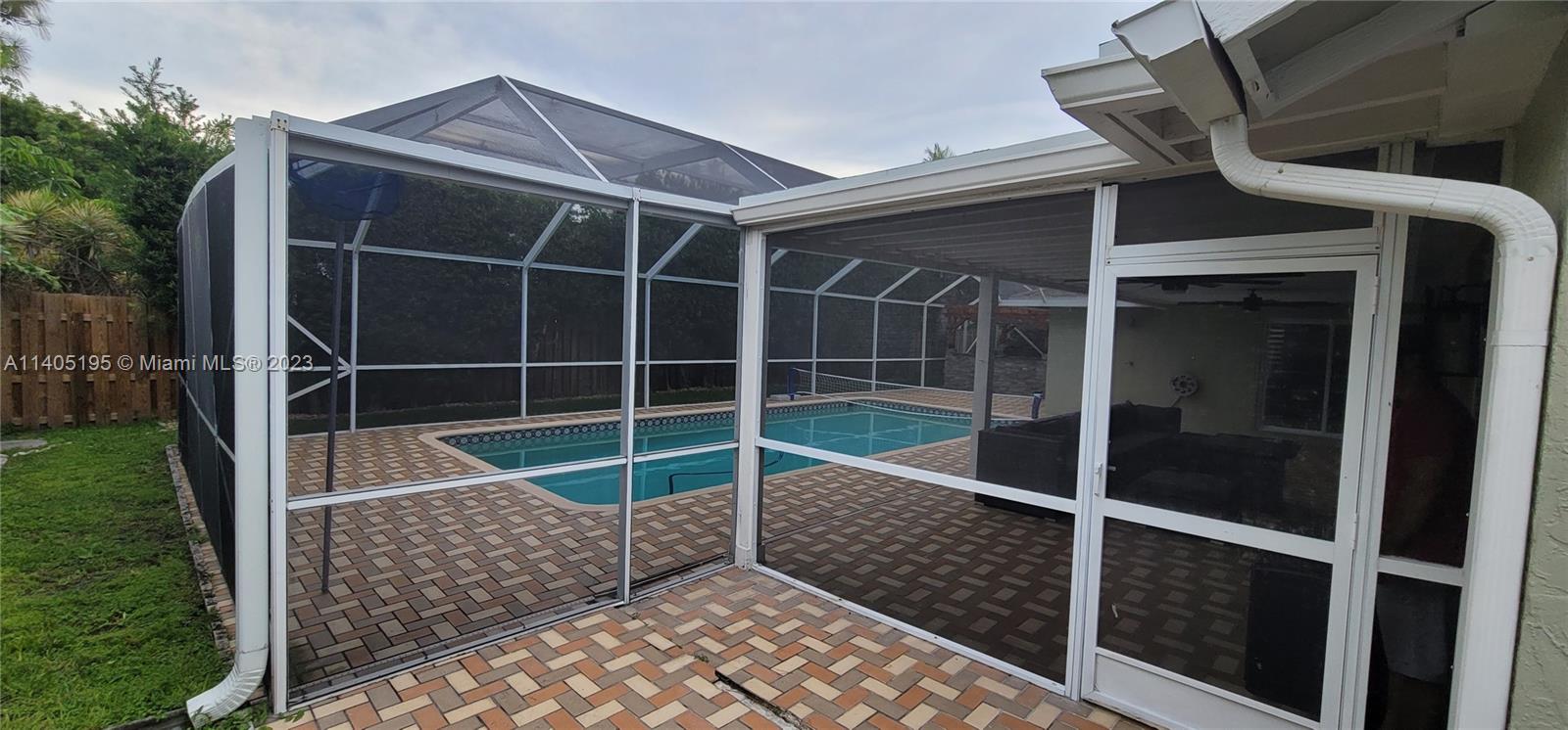 SABAL PARK - Residential