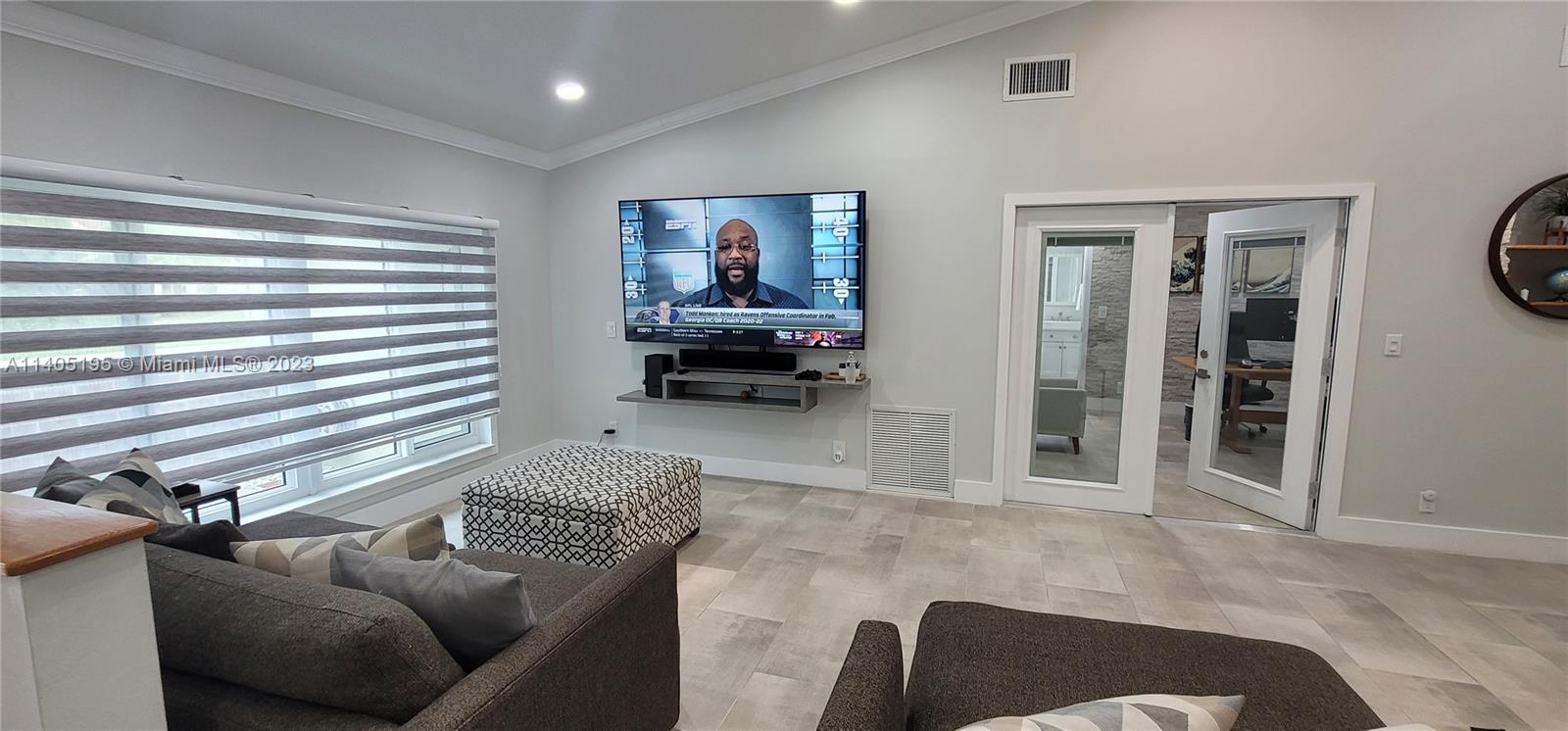 SABAL PARK - Residential