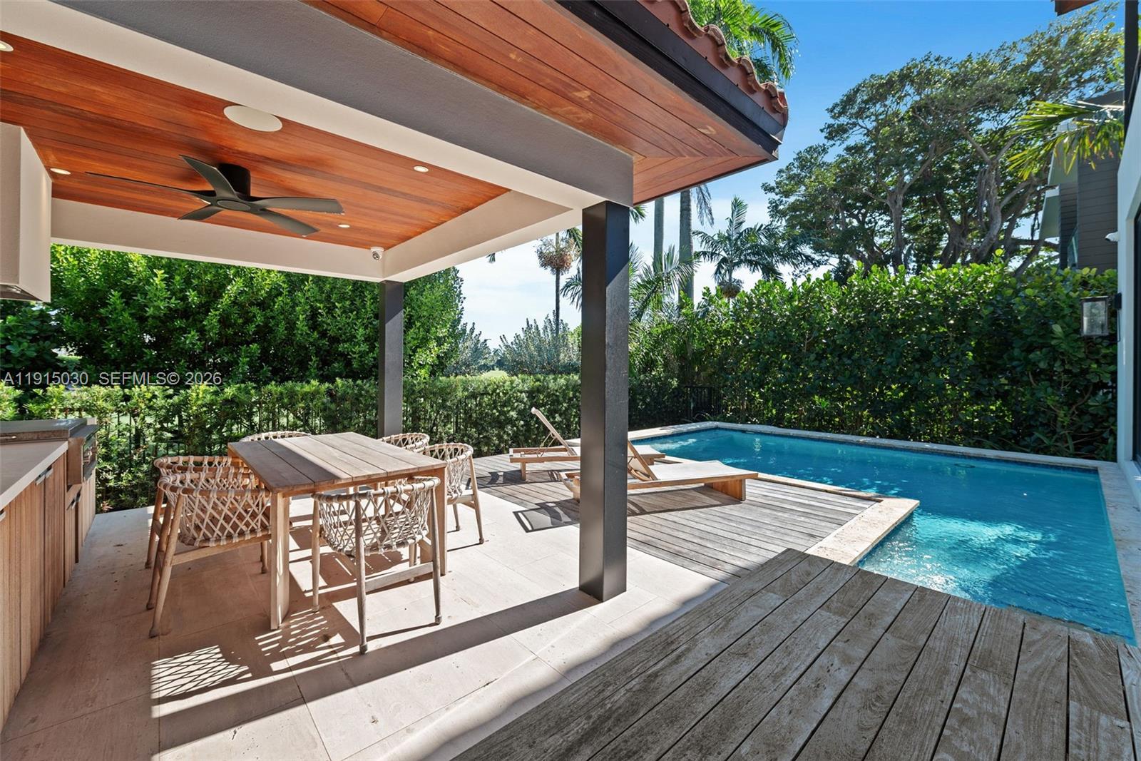 LA GORCE GOLF SUB - Residential