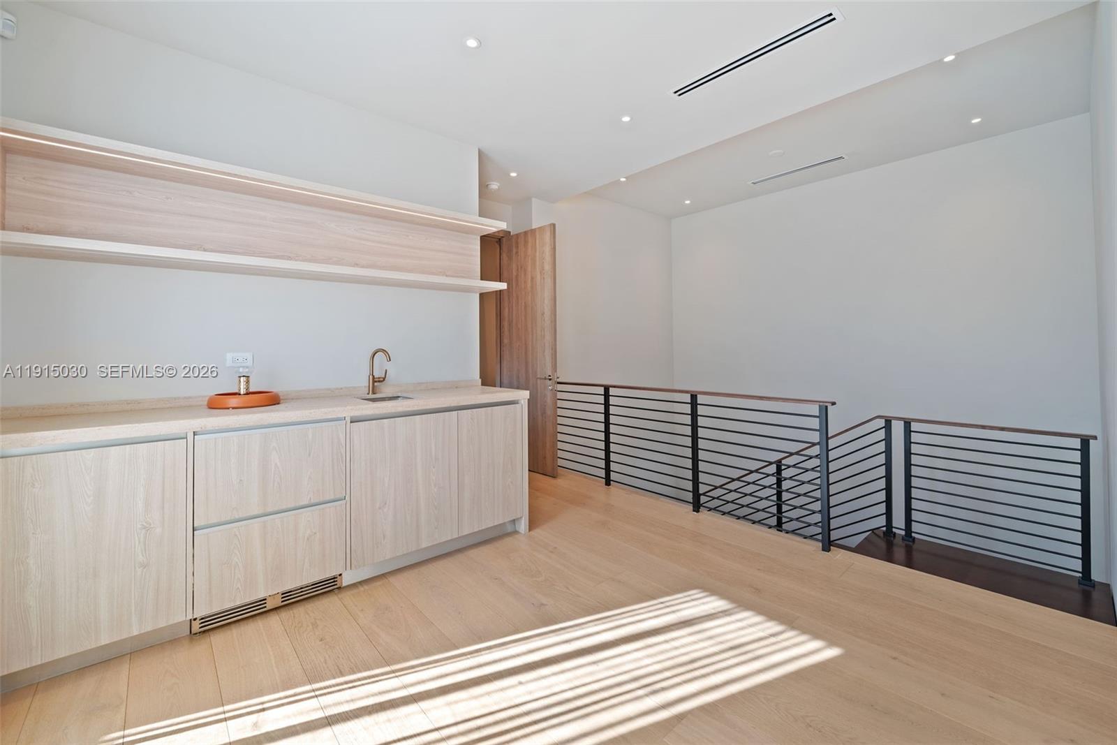 LA GORCE GOLF SUB - Residential