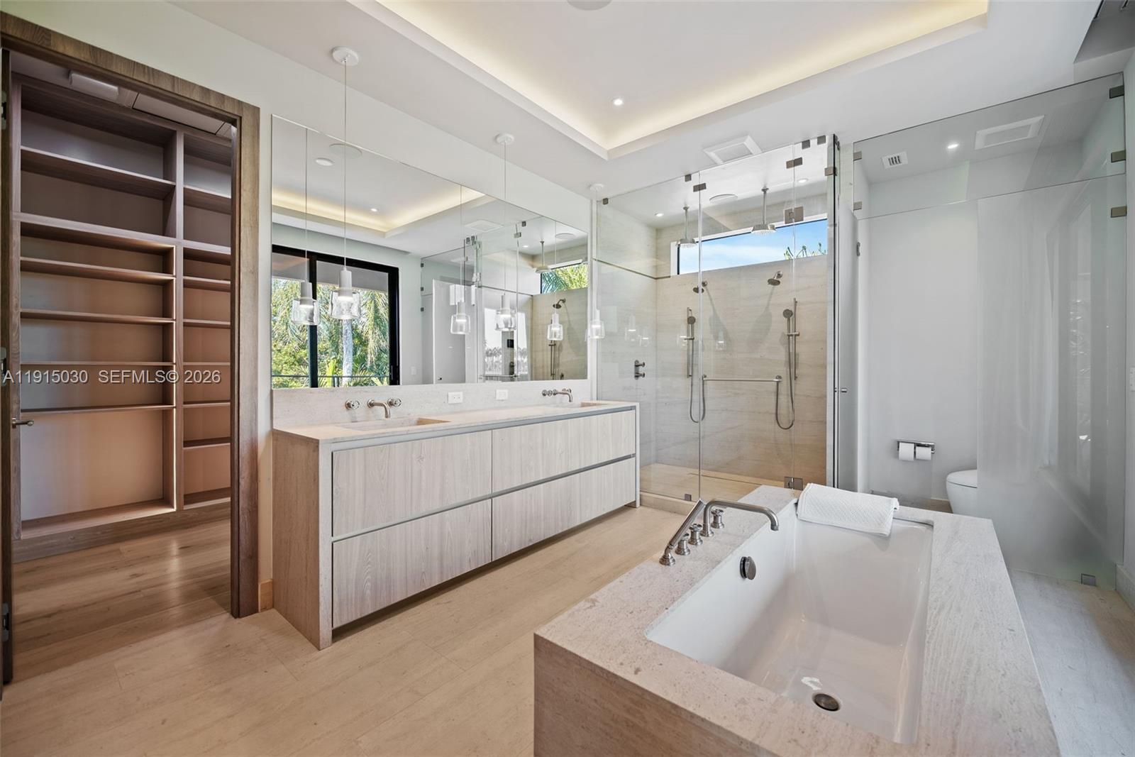 LA GORCE GOLF SUB - Residential