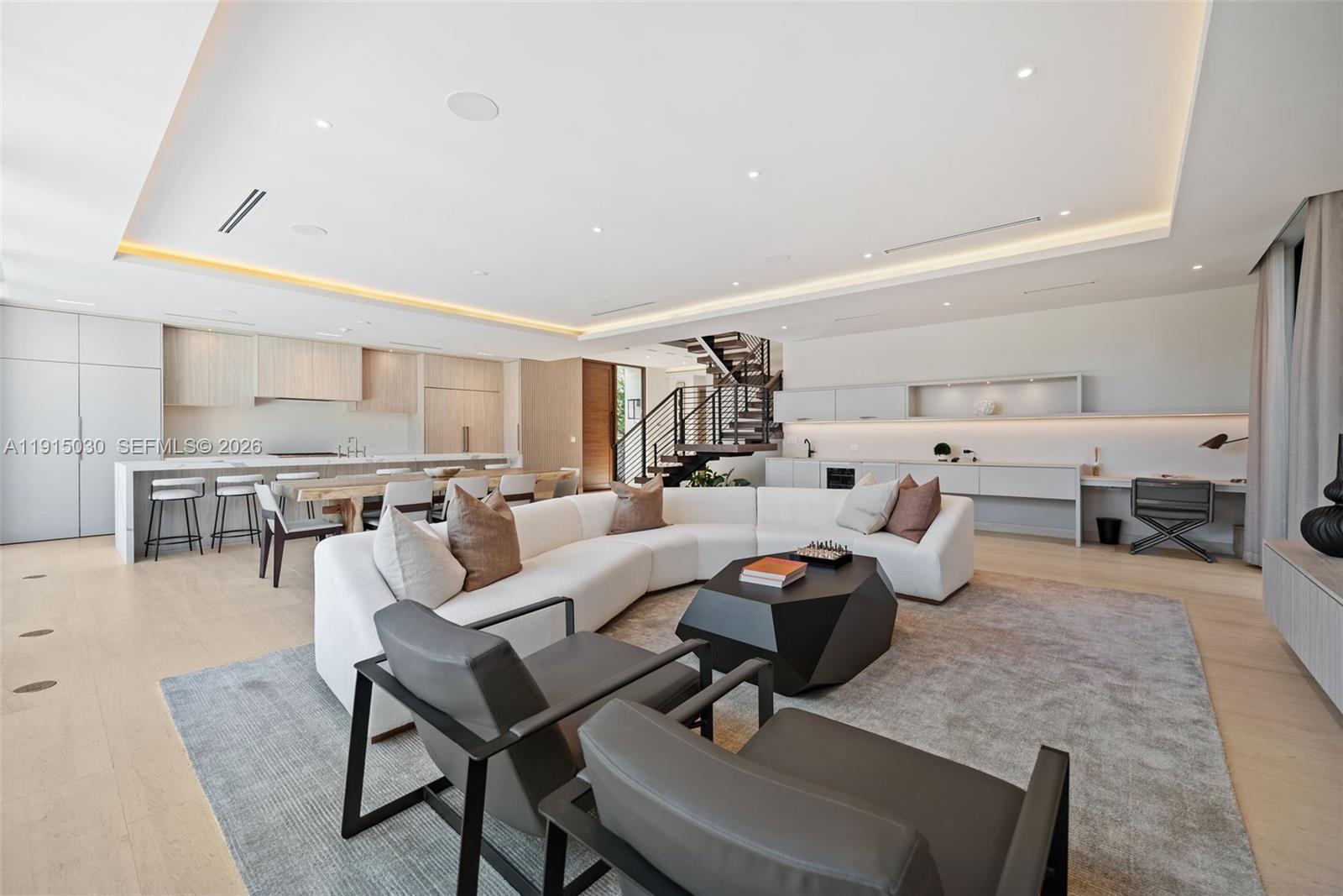 LA GORCE GOLF SUB - Residential