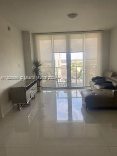 MIDTOWN AT DORAL - Residential Lease