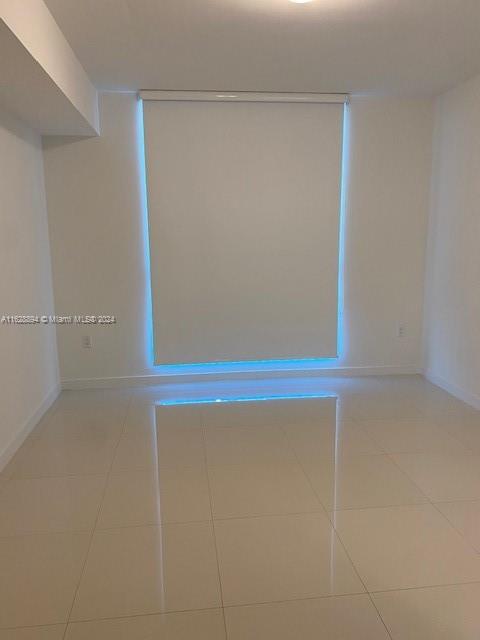 MIDTOWN AT DORAL - Residential Lease
