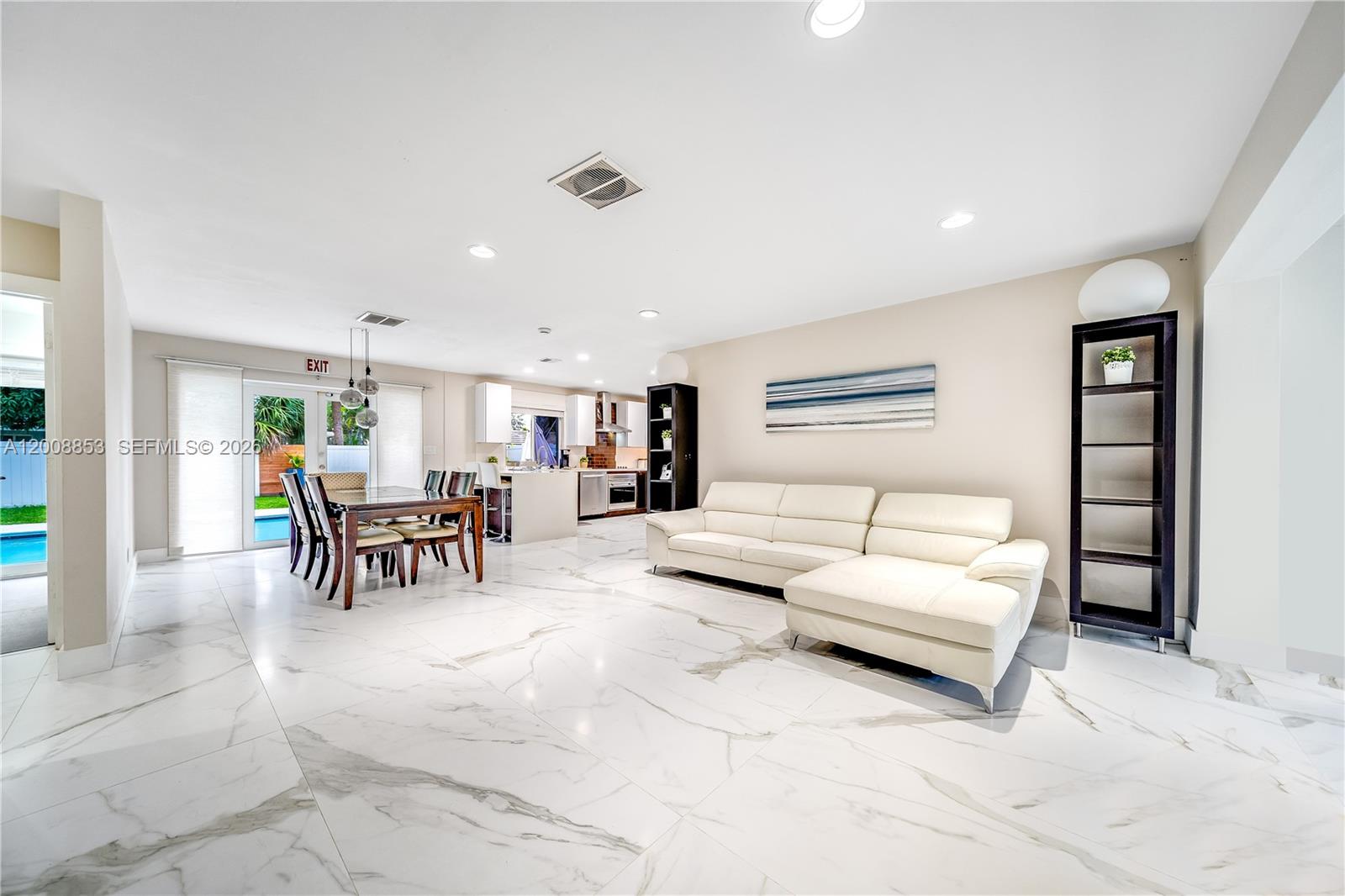 IMPERIAL POINT 2 SEC - Residential