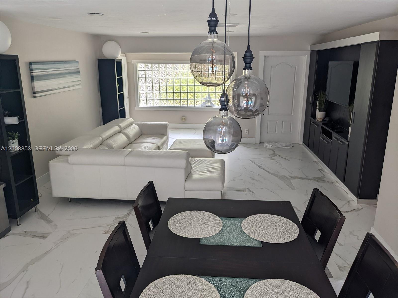 IMPERIAL POINT 2 SEC - Residential