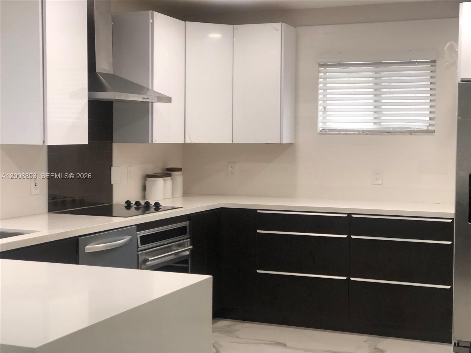 IMPERIAL POINT 2 SEC - Residential