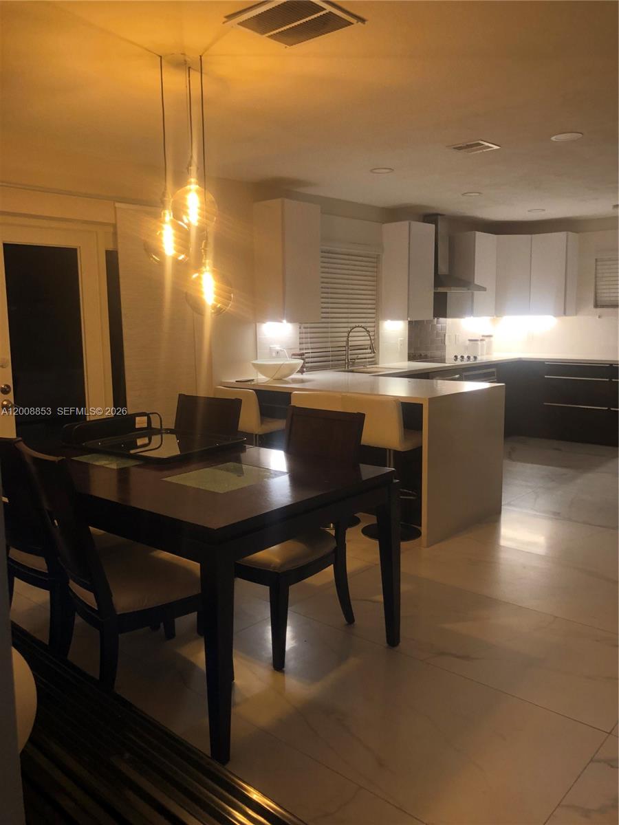 IMPERIAL POINT 2 SEC - Residential