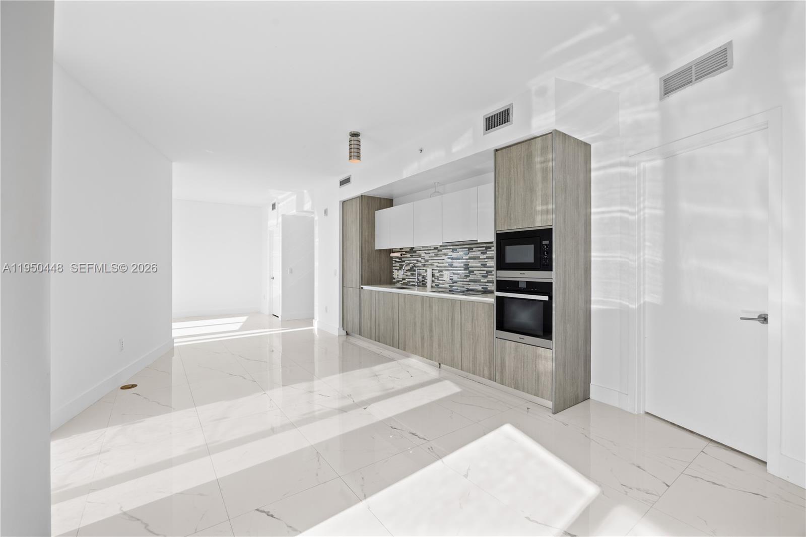 BISCAYNE BEACH CONDO - Residential
