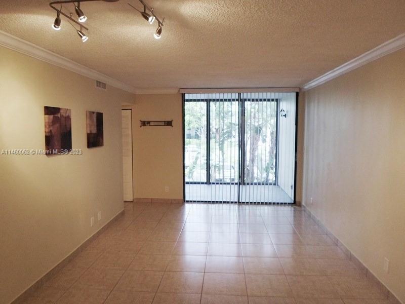 LAKE POINTE CONDOMINIUM N - Residential